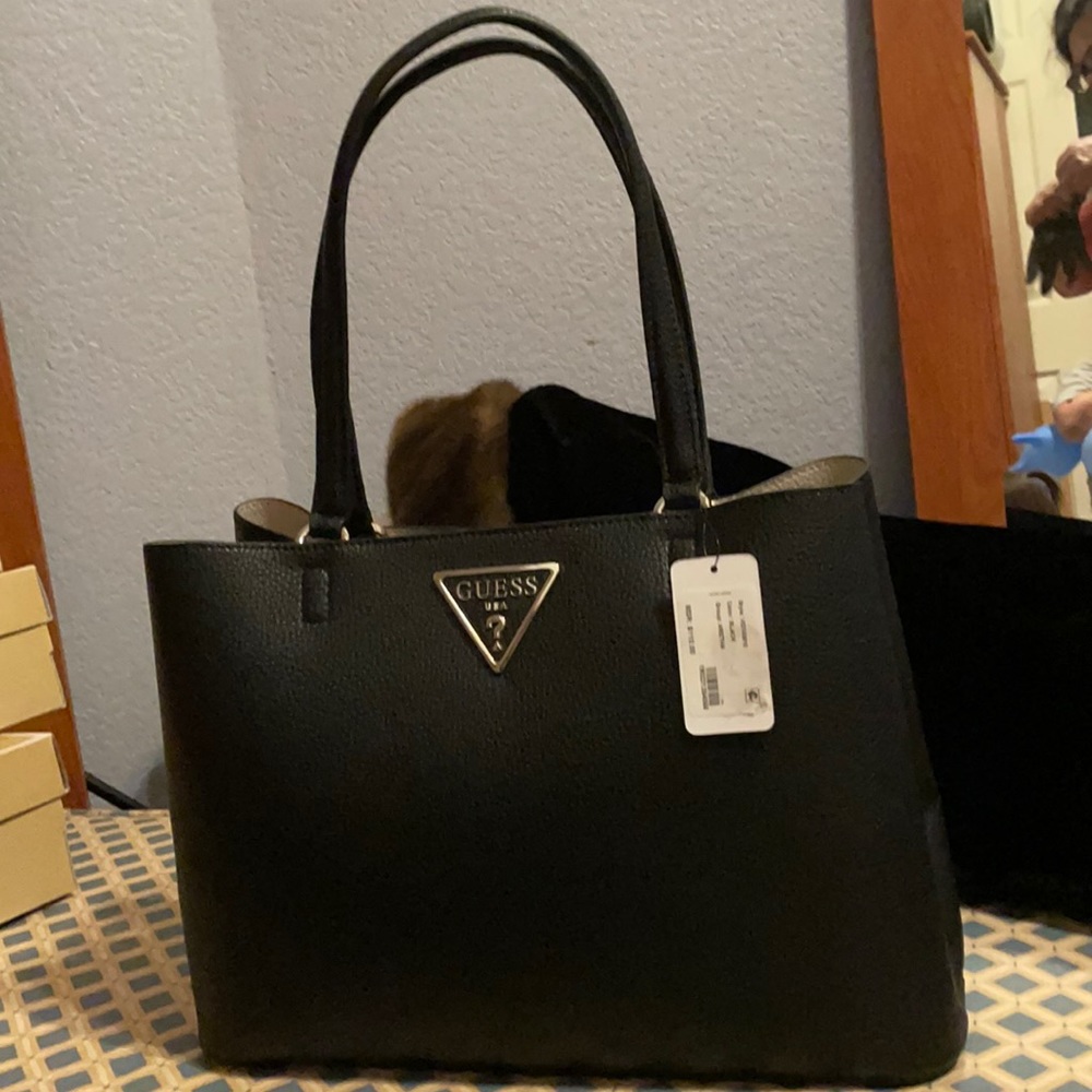 Brand new Guess tote